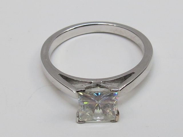 A princess cut diamond, approx 1ct in an