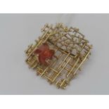 A 9ct gold abstract three dimensional la