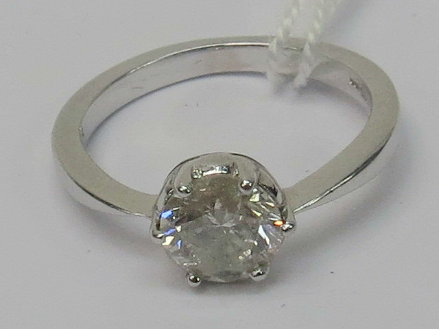 A single stone 1.12ct diamond ring, ston