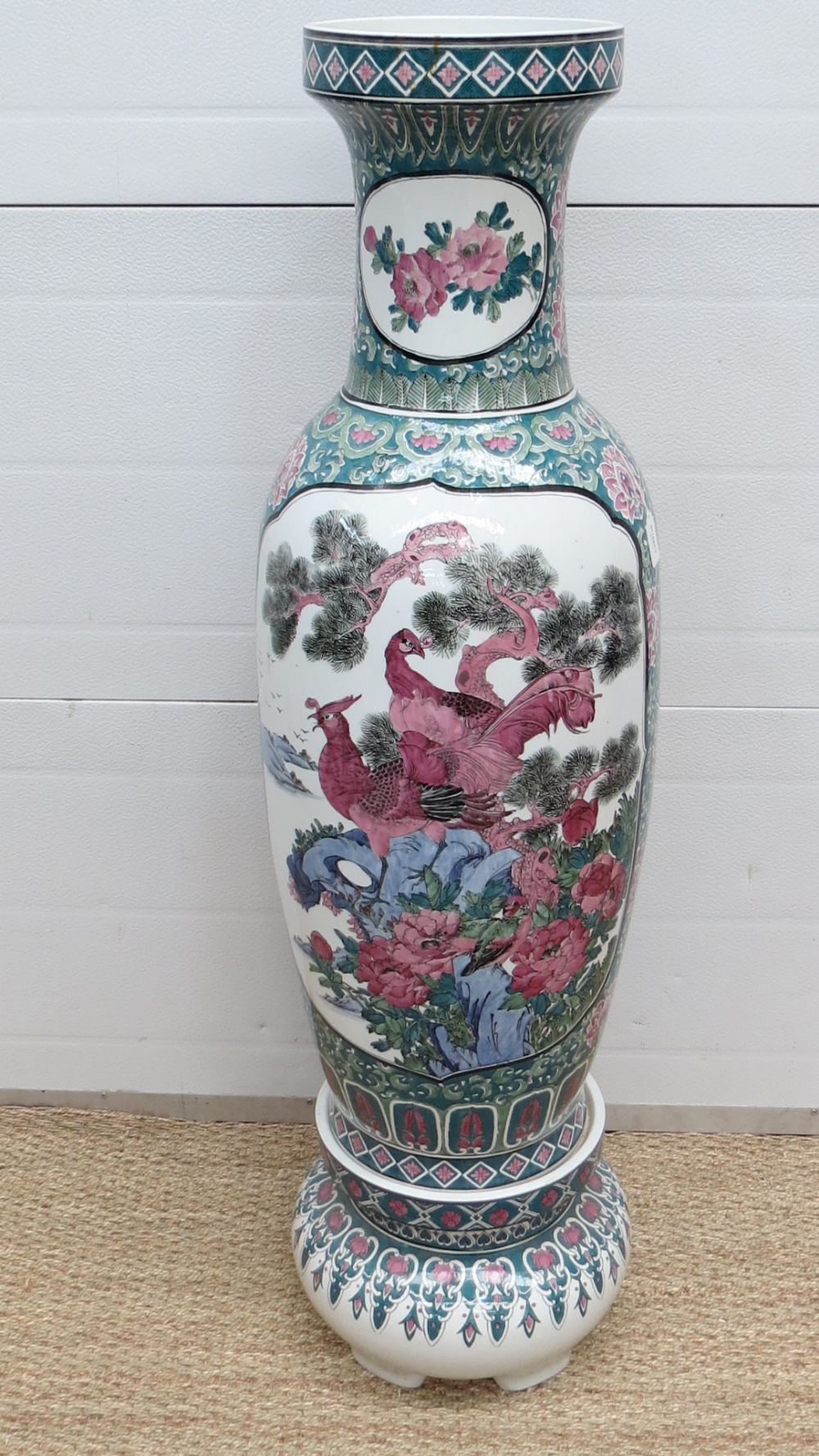 An oversized contemporary Oriental vase - Image 2 of 2