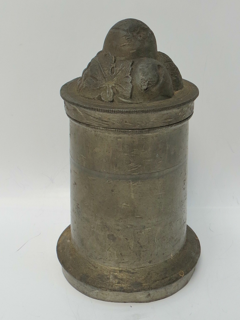 An unusual 19thC pewter jelly mould in t