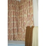A PAIR OF PRINTED COTTON INTER LINED CURTAINS WITH TIE BACKS EACH 2.4 X 2.4 METRES TOETHER WITH