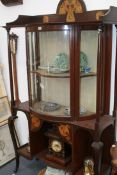 AN EARLY 20TH.C.ART NOUVEAU DISPLAY CABINET