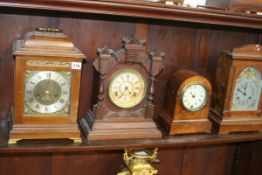 AN EARLY 20TH.C.MAHOGANY CASED BRACKET CLOCK WITH THREE TRAIN CHIMING MOVEMENT TOGETHER WITH TWO