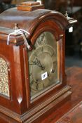 A LATE VICTORIAN MAHOGANY CASED BRACKET CLOCK WITH TWIN TRAIN GERMAN STRIKING MOVEMENT