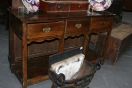 A SMALL GEORGIAN POT BOARD DRESSER WITH THREE DRAWERS