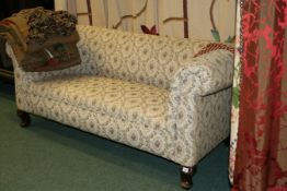 A CHESTERFIELD SETTEE