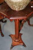 AN EARLY VICTORIAN MAHOGANY OCCASIONAL TABLE