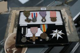 A group of WWI Belgian military medals, to include Croix de Guerre and Croix du Combatant, Victory