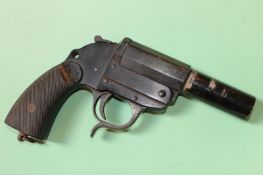 A WWII period german kreigsmarine flare pistol No 6124 (RFD buyers Only)