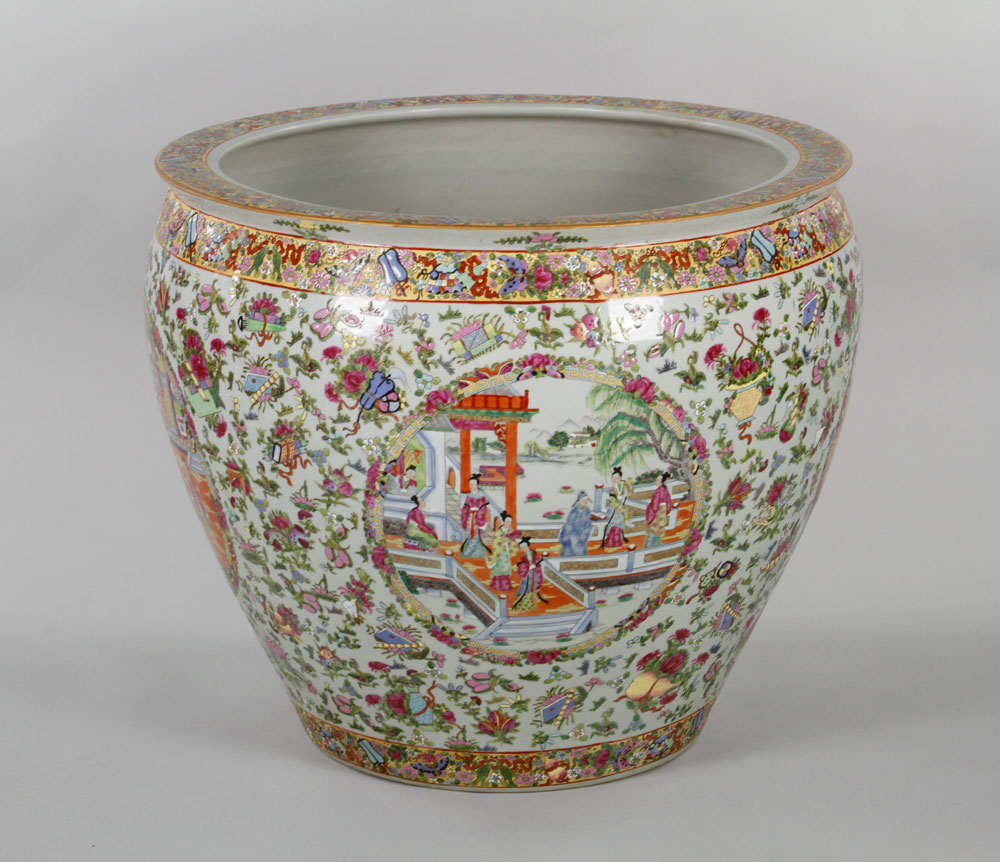 Pair of Chinese Famille Rose Fish Bowls Pair of famille rose fish bowls, China, exterior decorated - Image 9 of 22