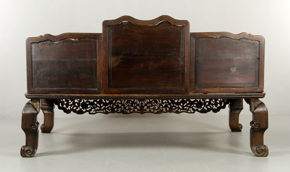 19th C. Chinese Bench Bench, China, 19th century, rosewood, with extensive mother of pearl inlay and - Image 15 of 17