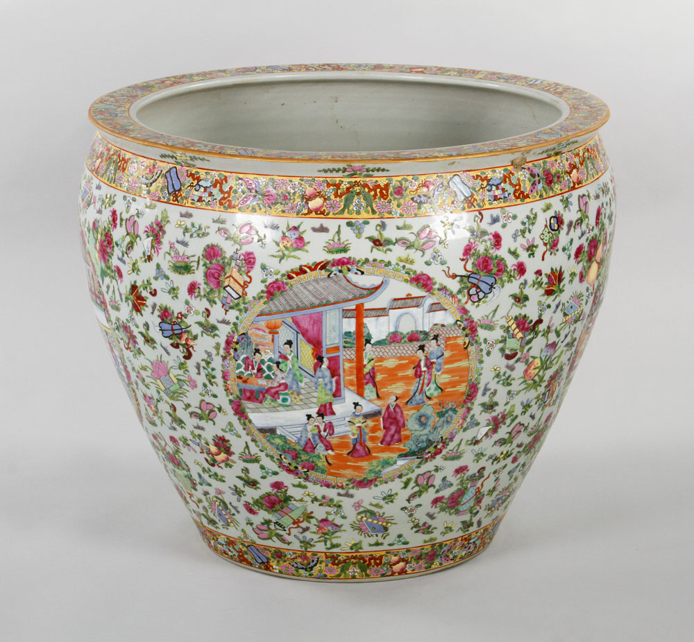 Pair of Chinese Famille Rose Fish Bowls Pair of famille rose fish bowls, China, exterior decorated - Image 20 of 22