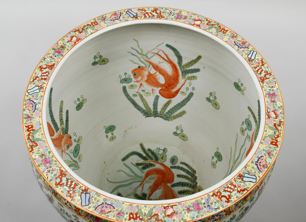 Pair of Chinese Famille Rose Fish Bowls Pair of famille rose fish bowls, China, exterior decorated - Image 22 of 22