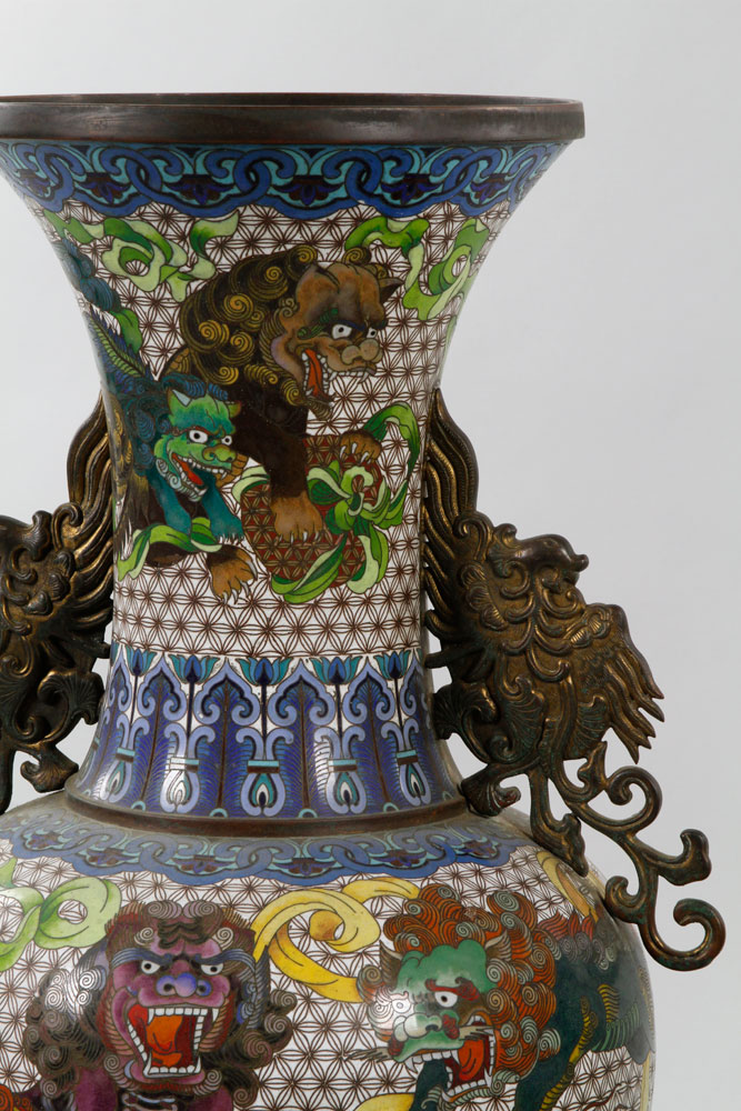 Pair of Chinese Cloisonné Vases Pair of vases, China, Republic period, cloisonné over copper, - Image 5 of 10