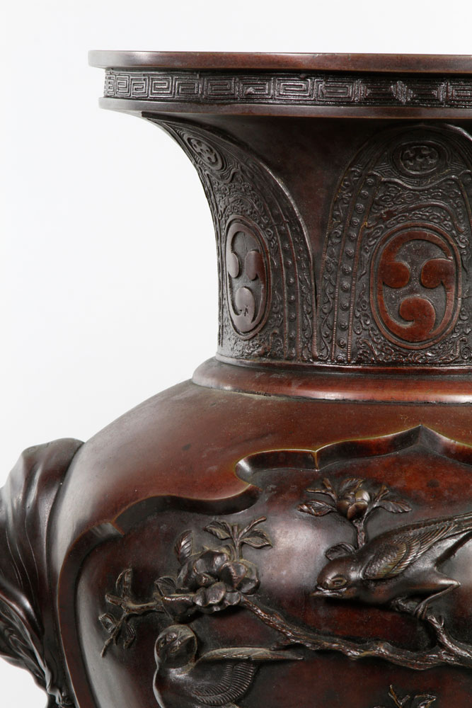 Pair of 19th C. Japanese Palace Urns Pair of two large palace urns, Japan, 19th century, bronze, - Image 3 of 13