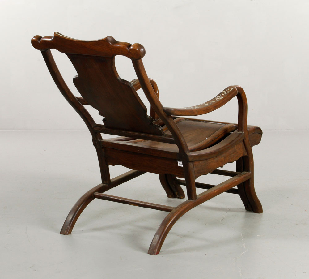 19th C. Chinese Chaise Chaise with sliding foot stool, China, 19th century, rosewood, with mother of - Image 10 of 10