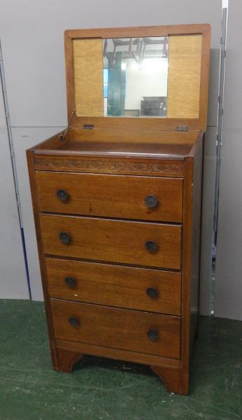 Tall Oak Chest of 4 Drawers with decorative frieze - Image 2 of 2