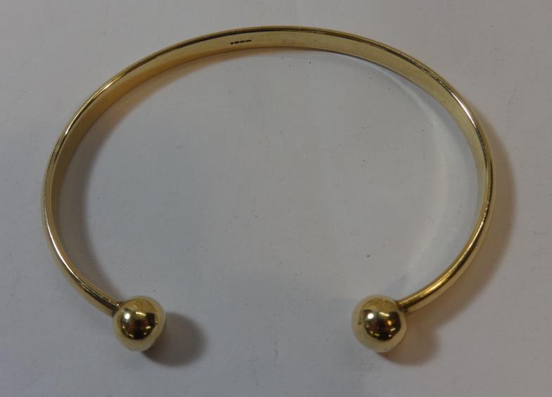 9ct Gold Split Bangle with ball finials