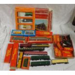 Hornby Triang Railway Models R344, R35N, R123, R344, passenger carriage 35024, Airfix Railway