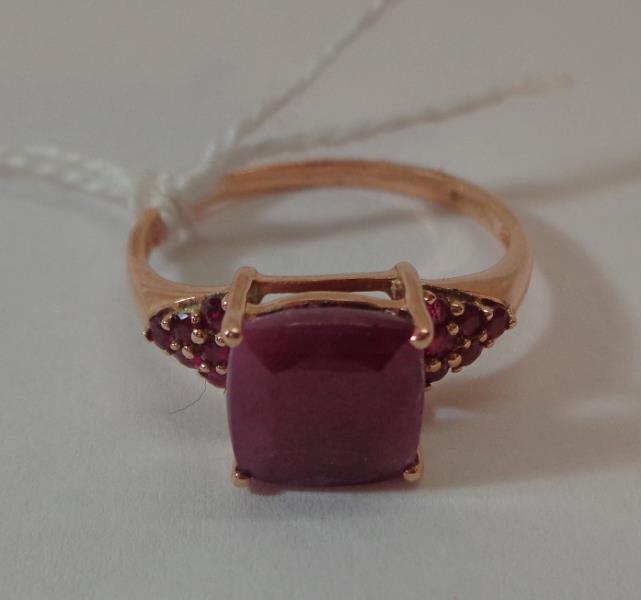 9ct Rose Gold Ring with square cut ruby & ruby set shoulders, size P