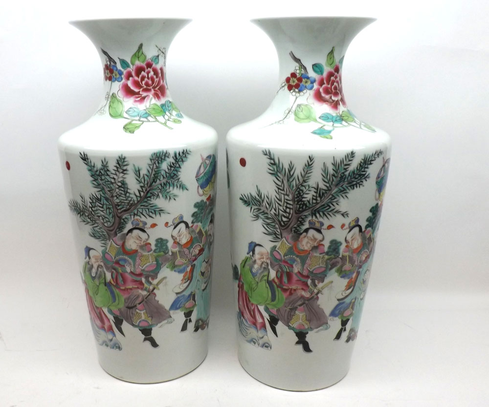 A pair of Chinese Large Baluster Vases with Flared Rim, painted in colours with scenes of warriors - Image 2 of 11