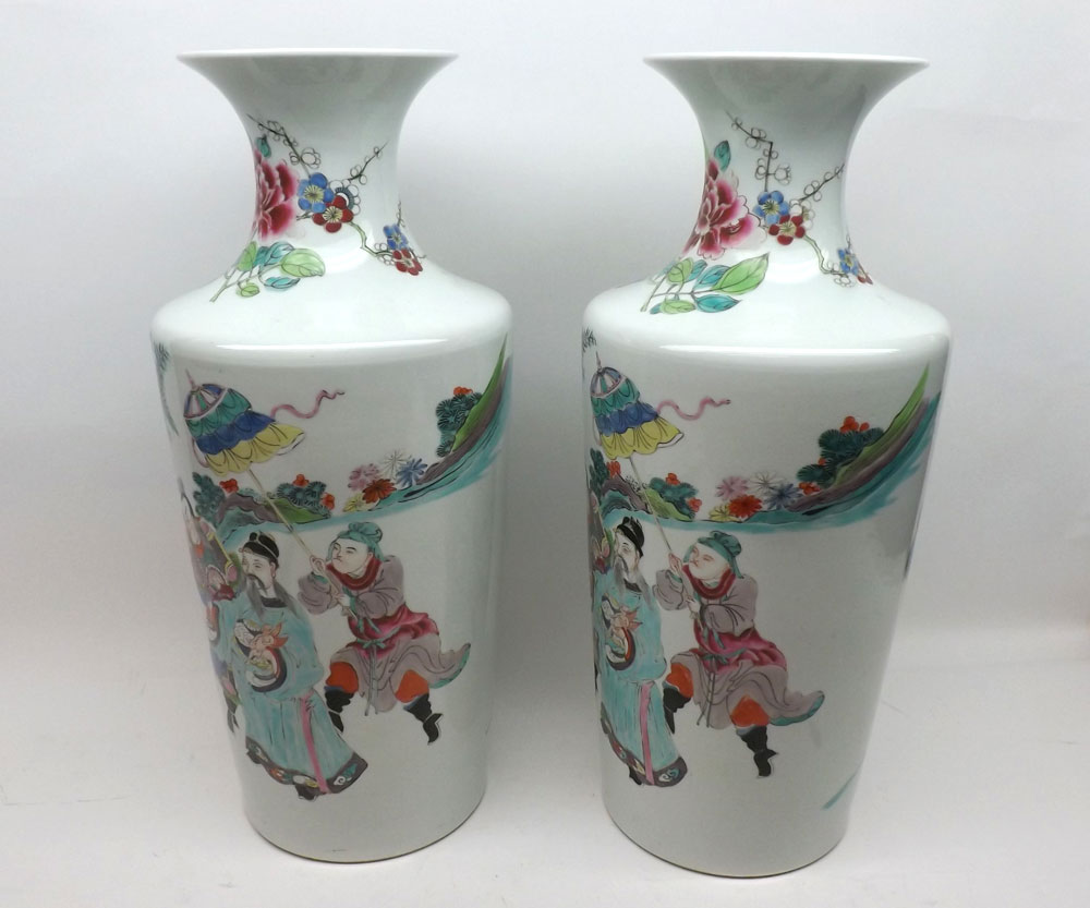 A pair of Chinese Large Baluster Vases with Flared Rim, painted in colours with scenes of warriors - Image 6 of 11