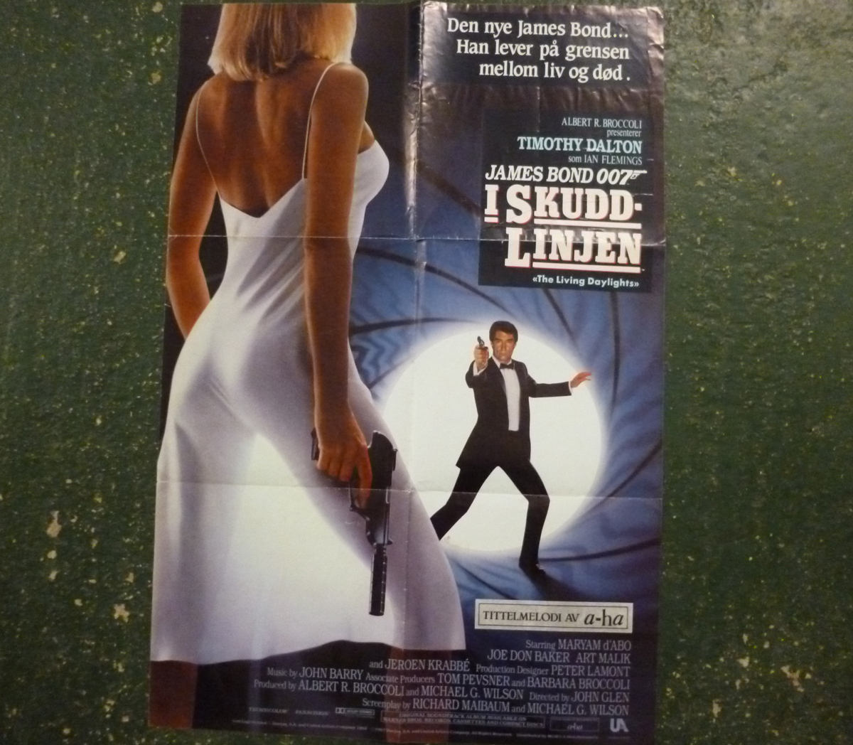 I SKUDD-LINJEN, [The Living Daylights), Danish? film poster, starring Timothy Dalton, One Sheet, 27"