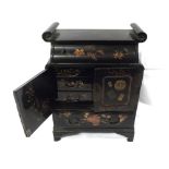 20th Century Oriental lacquered table-top cabinet, front with two doors enclosing six drawers, and a