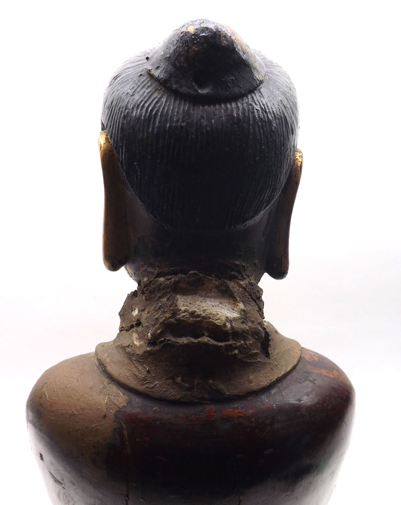Large Chinese or Tibetan gilt painted treen figure of priest wearing ceremonial robes, further red - Image 7 of 16