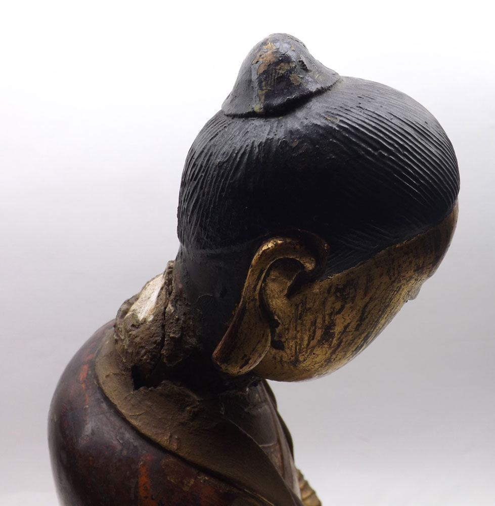 Large Chinese or Tibetan gilt painted treen figure of priest wearing ceremonial robes, further red - Image 6 of 16