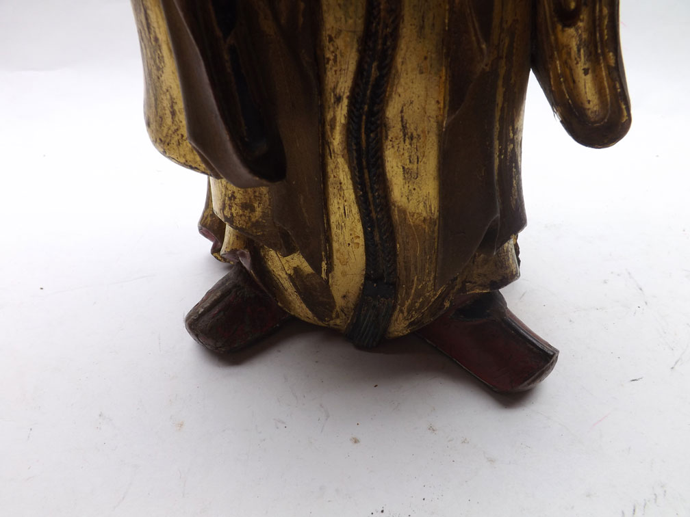 Large Chinese or Tibetan gilt painted treen figure of priest wearing ceremonial robes, further red - Image 10 of 16