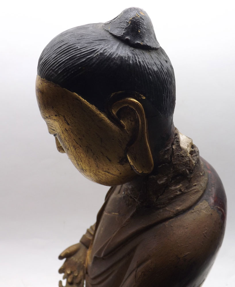 Large Chinese or Tibetan gilt painted treen figure of priest wearing ceremonial robes, further red - Image 8 of 16