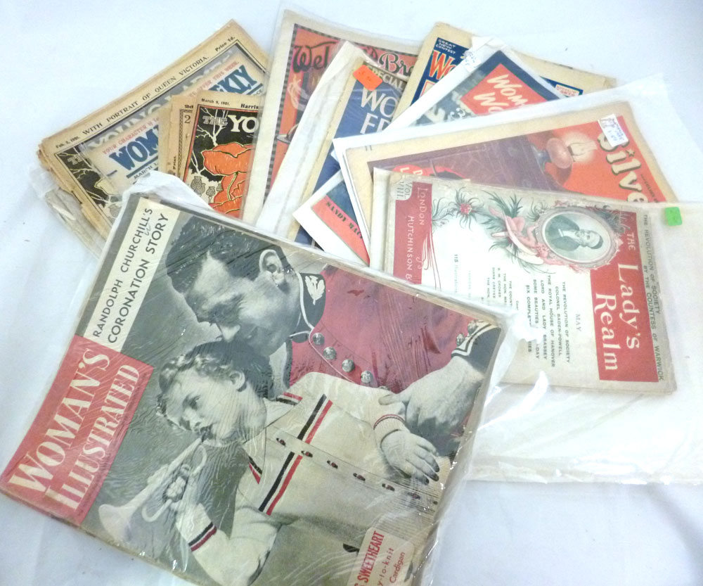 One box 60+ assorted vintage magazines circa 1920s to 1950s including WOMAN'S ILLUSTRATED, 40+