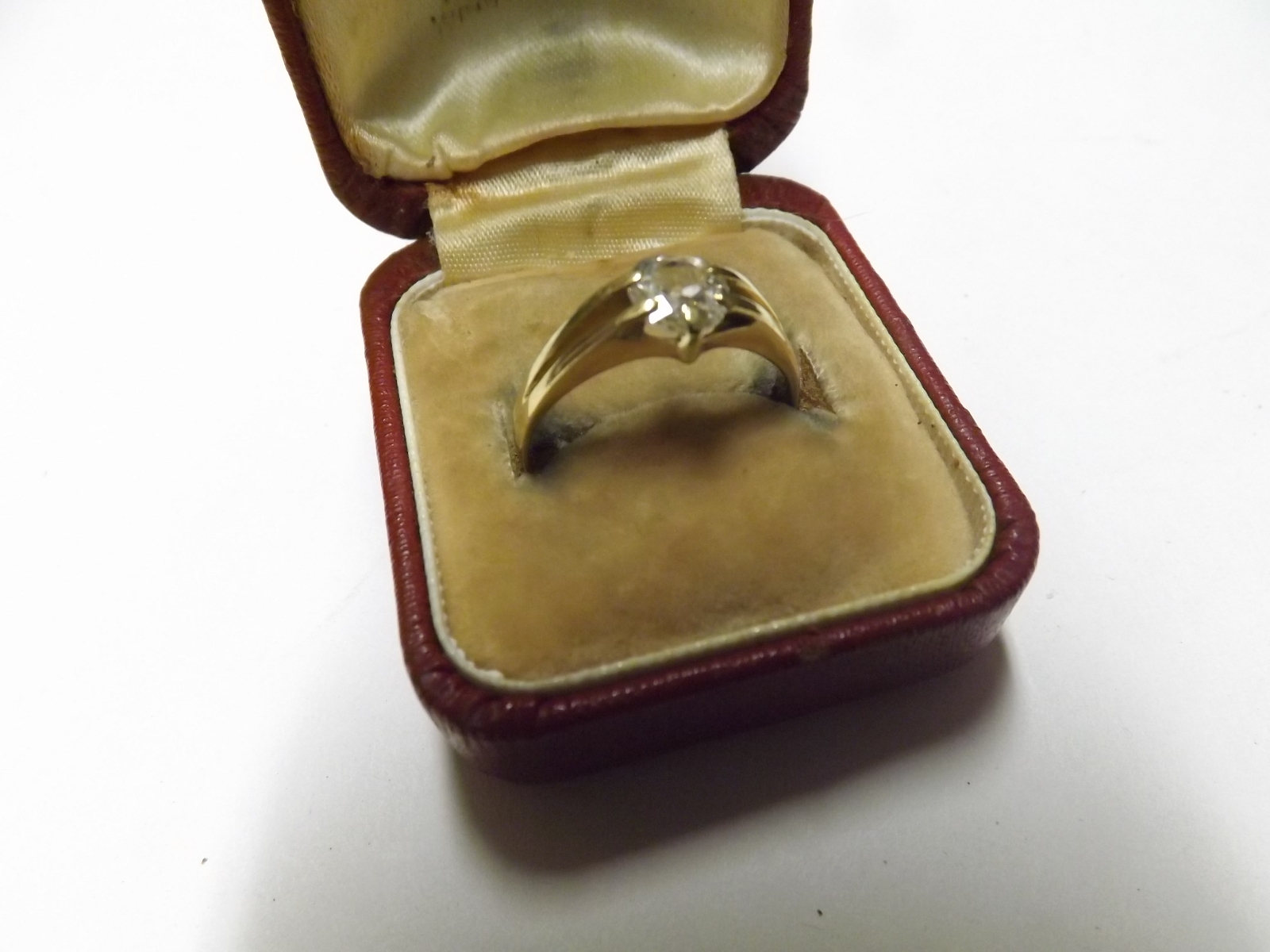 Victorian Gent's hallmarked 18ct Gold Solitaire old cut Diamond Ring of approximately 3/4ct