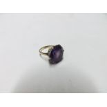 Early/mid-20th Century yellow metal large circular Amethyst stone Ring, stamped "9ct"