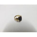 Victorian high grade Gold signet Ring with engraved and carved shoulders and oval Bloodstone
