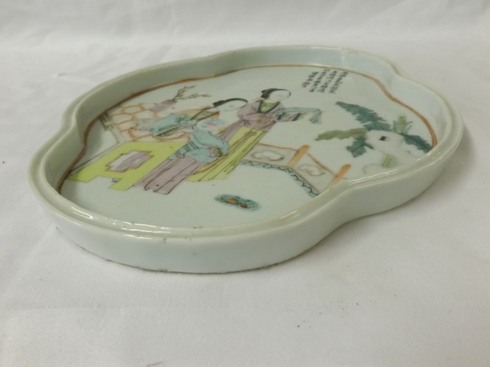 Chinese (probably Republic period) small oval dish, painted in colours with a scene of two ladies in - Image 4 of 5