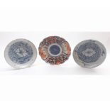 Mixed lot comprising a pair of late 19th or early 20th Century blue and white Oriental saucer dishes