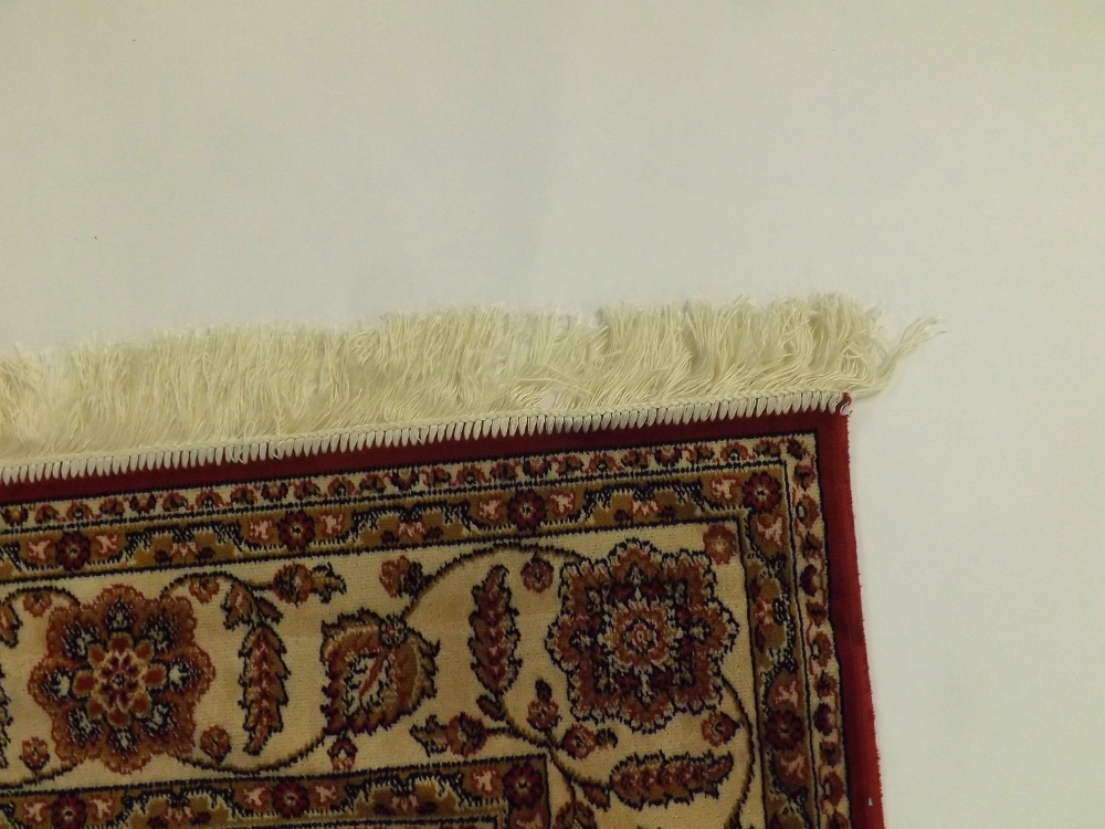 A Modern Kum Rug, 1.9m x 1.4m 90-100 - Image 3 of 3