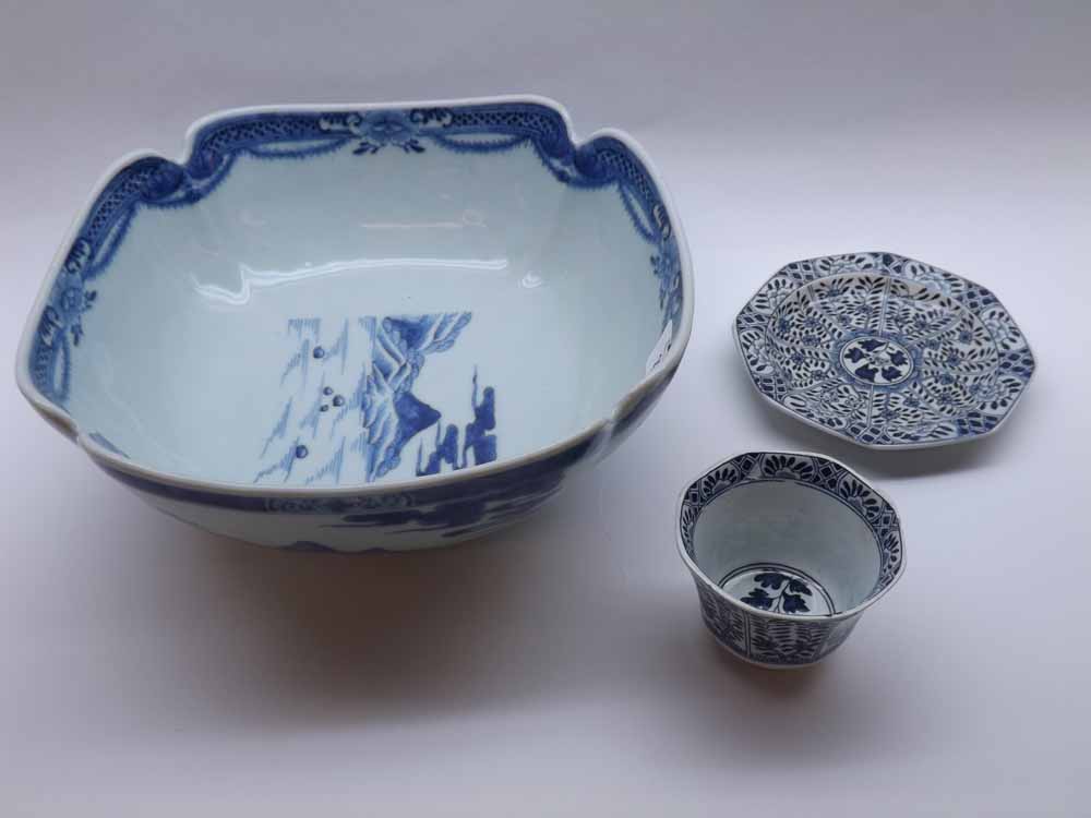 Mixed lot comprising a 19th Century Chinese blue and white Bowl of lobed form, decorated with