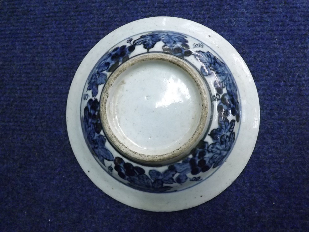 Two Chinese Saucer Dishes, one decorated in underglaze blue with foliage and the other with - Image 3 of 3