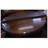 Late 19th or early 20th Century round Mahogany extending Dining Table, with two additional leaves,