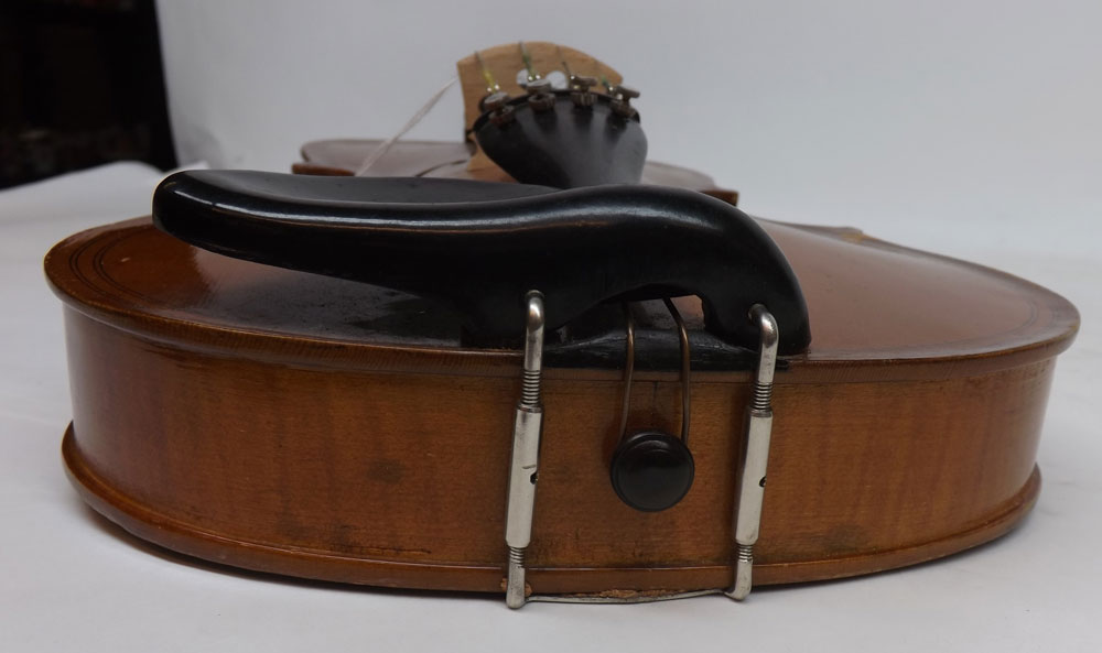 An early 20th Century unnamed Violin, double purfling sides, two-piece back, in pale varnish finish, - Image 10 of 15