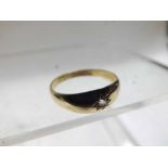 Early 20th Century hallmarked 18ct Gold Ring set with a small Old Cut Diamond in gypsy style,