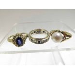 Hallmarked 9ct Gold Pearl and two small Diamond Ring, finger size N; a late 20th Century