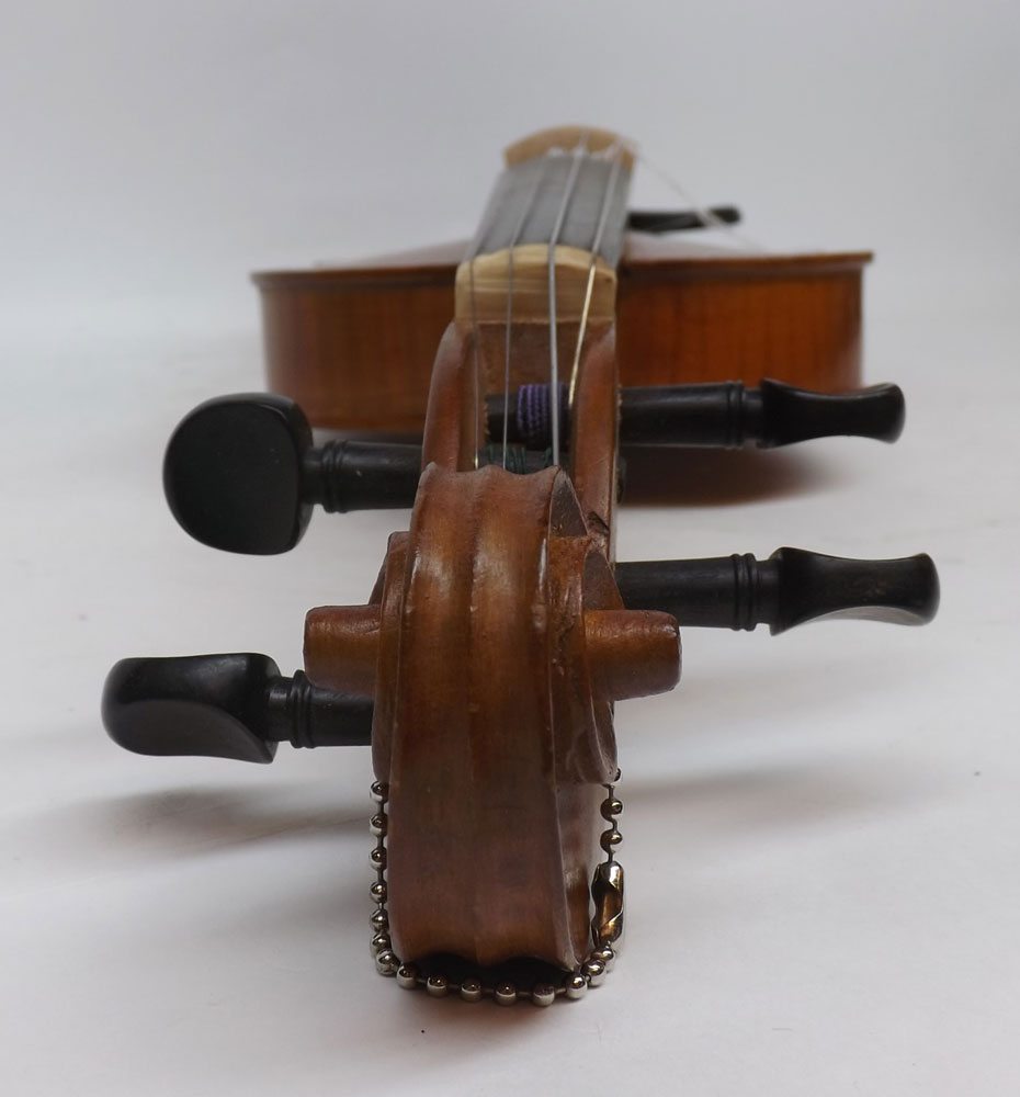 An early 20th Century unnamed Violin, double purfling sides, two-piece back, in pale varnish finish, - Image 11 of 15