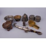 Group of Oriental metal objects. CONDITION REPORTS: please email auctioneer for more information