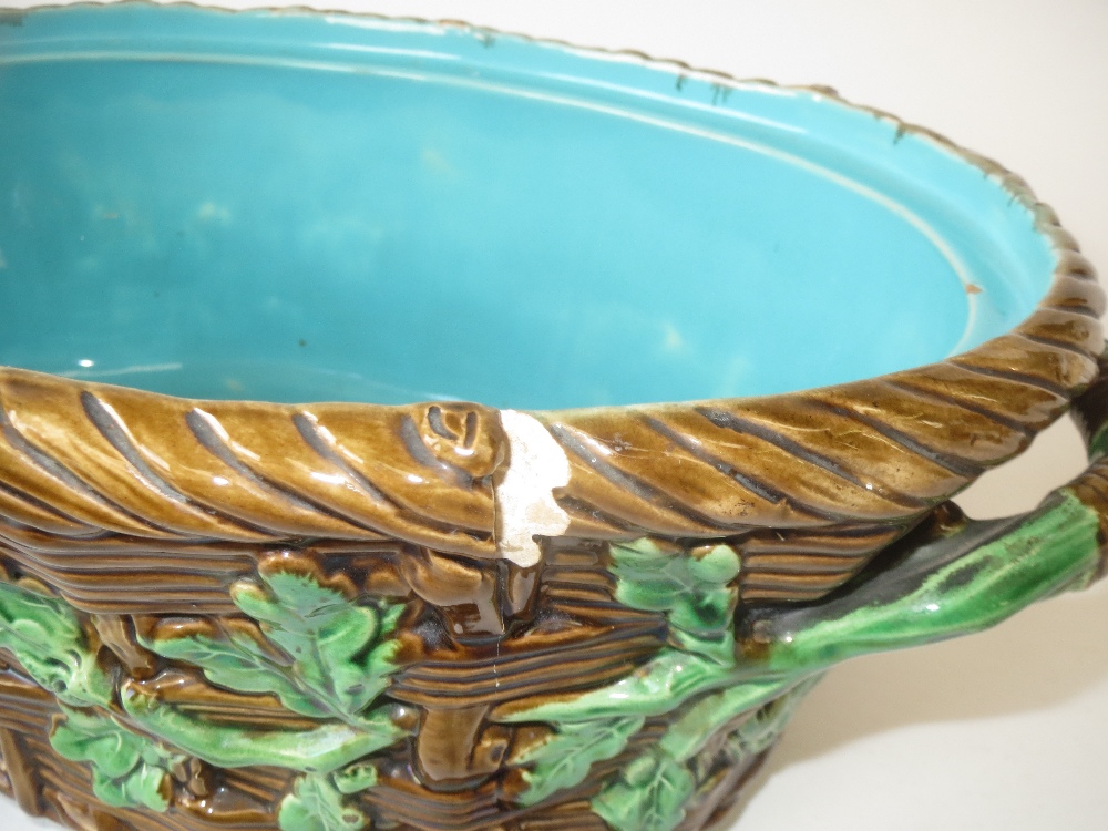 Minton majolica Game dish in typical palette, the cover with dead game in relief - Image 3 of 3