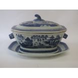 Nankin blue and white tureen on stand, the stand 34cm L